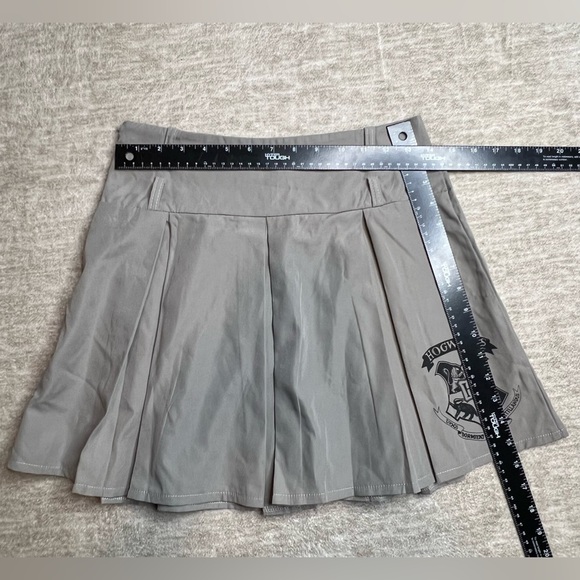 Harry Potter Women's Small A-Line Skirt Hogwarts School Logo Gray Black Pleated - Picture 4 of 7